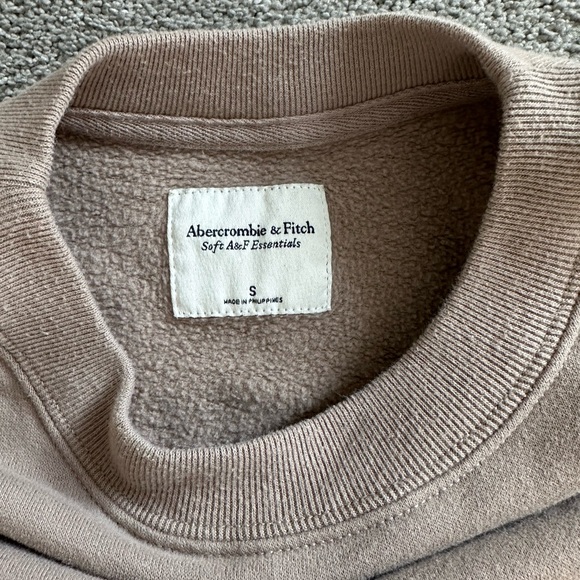 ABERCROMBIE CREWNECK - Picture 4 of 4